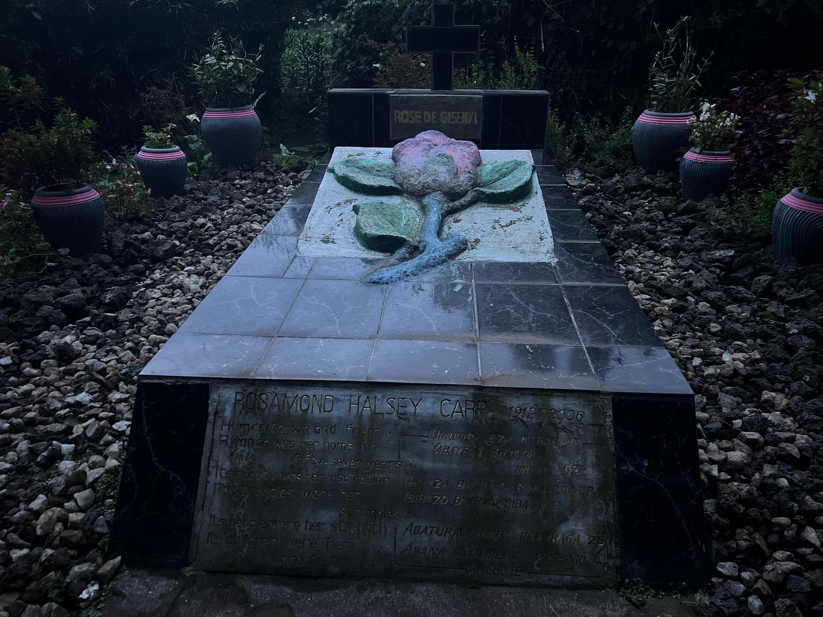 Dian fossey tomb