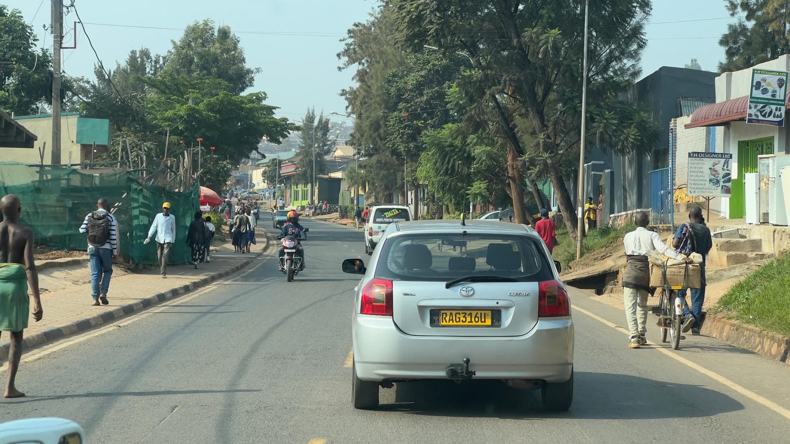 Driving from Rwanda to Uganda